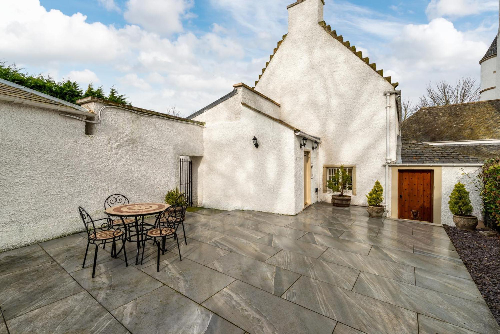 Castle Gogar Holiday home *